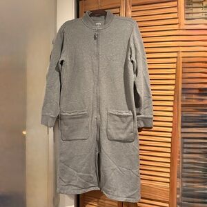 Duluth Trading Co Long Grey Jacket Sweatshirt Zipper Pockets House Coat
